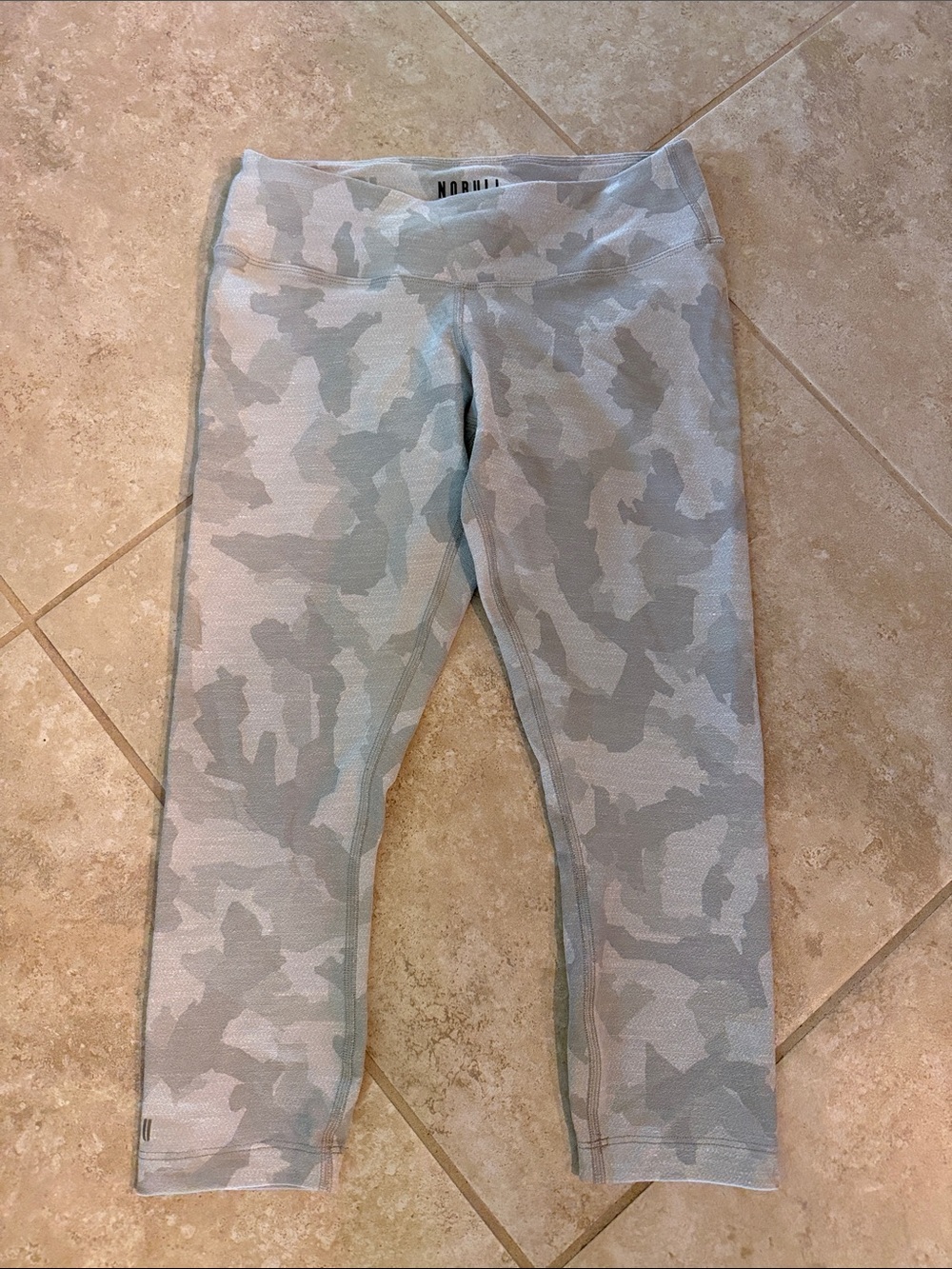 NOBULL Capri Leggings